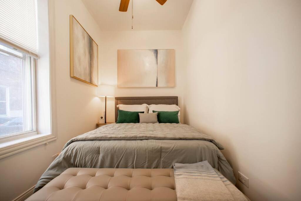 Getaway In The Heart Of Pilsen Chicago Apartment Exterior photo